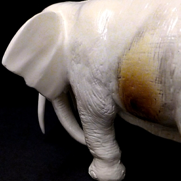 Large Elephant Sculpture Vintage Hand Crafted / Hand Etched / Hand Sculpted - Picture 13 of 16